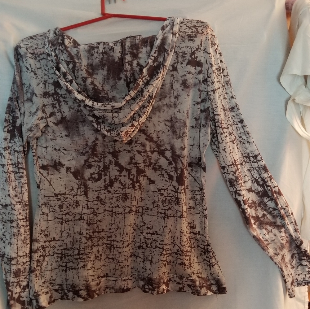 Top - Picture 2 of 3